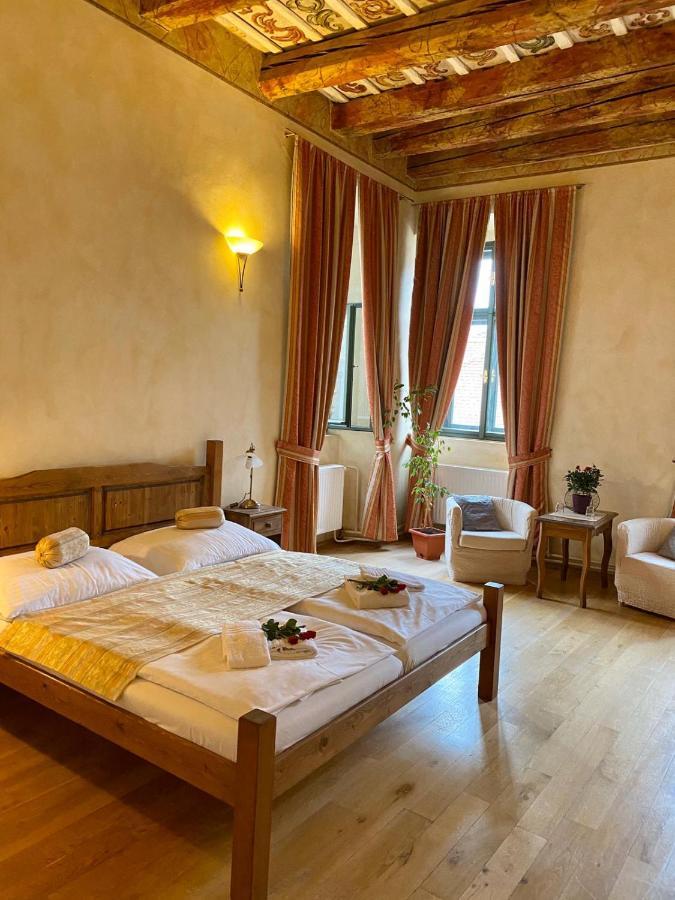 Hotel Opat Кутна-Гора Экстерьер фото