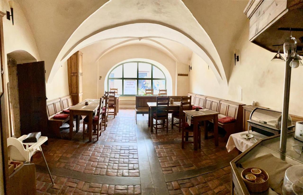 Hotel Opat Кутна-Гора Экстерьер фото
